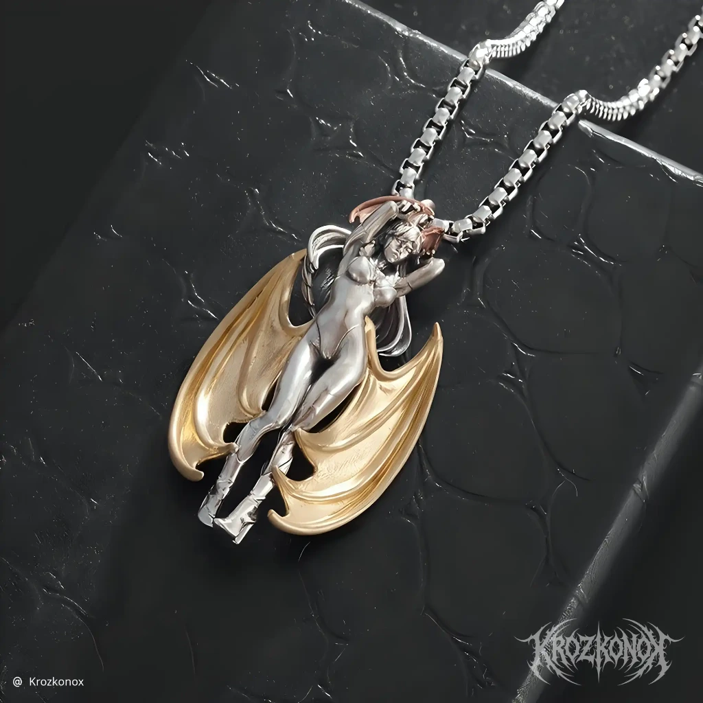 Un-collar-de-plata-con-un-colgante-de-ángel-plateado-en-una-cadena.1.webp